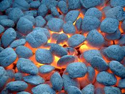 Att handla med aktier kan ibland kännas att man går på glödheta stenar