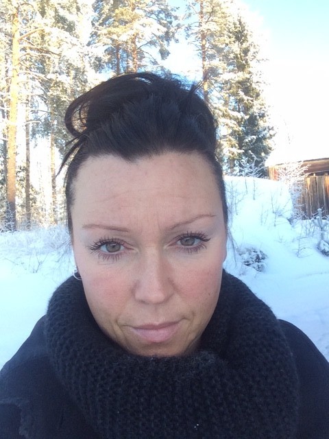 Trött, tröttare. tröttast... på väg till en välbehövlig ansiktsbehandling.