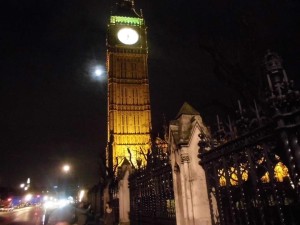 260000_10152844058750424_2044599245_n