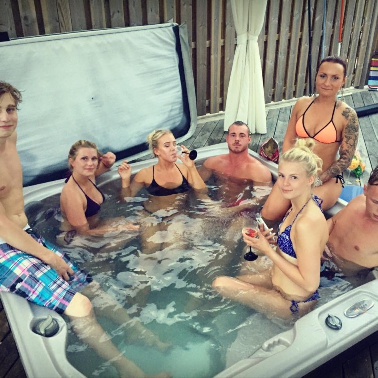 11717016_10153454949601489_307361589_n