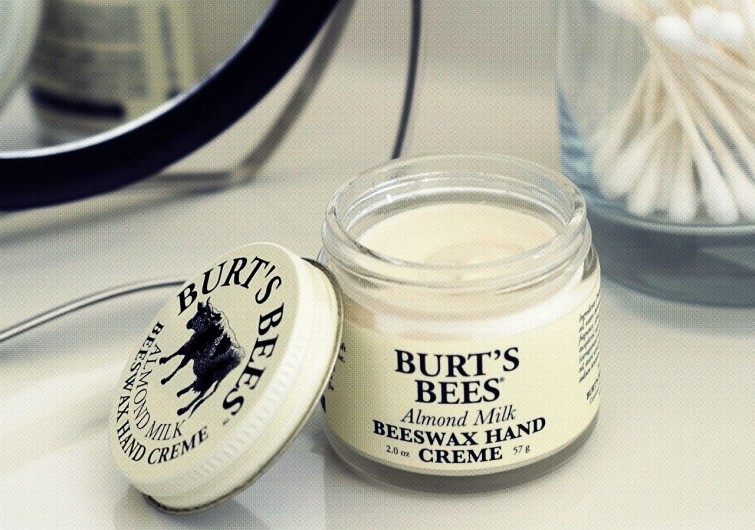 burts-bees-almond-hand-creme-4