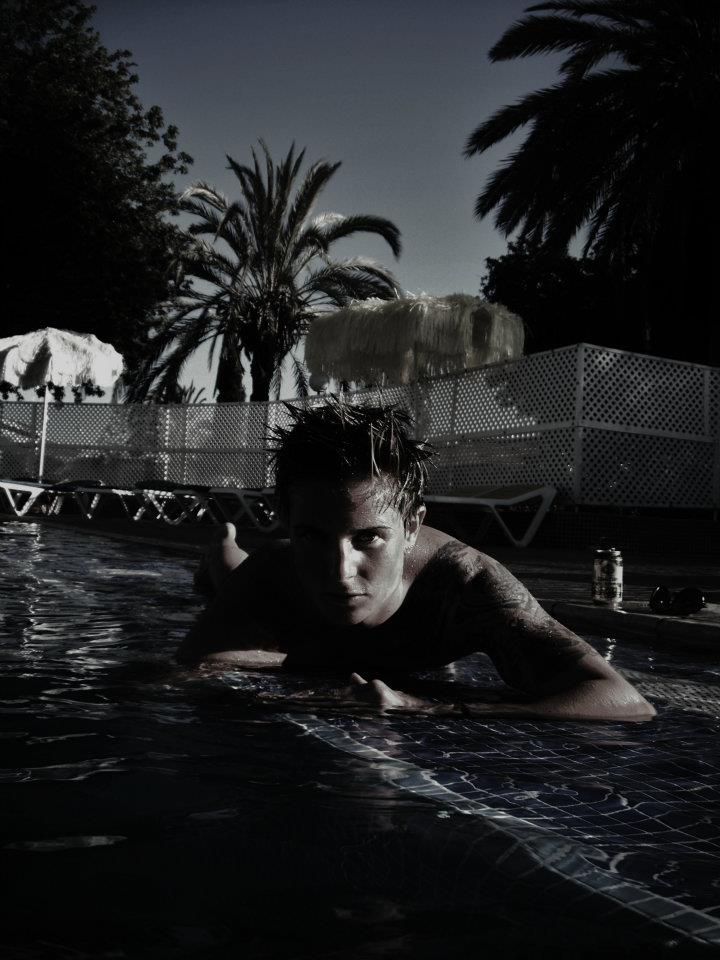 551544_10150751518210971_122806598_n