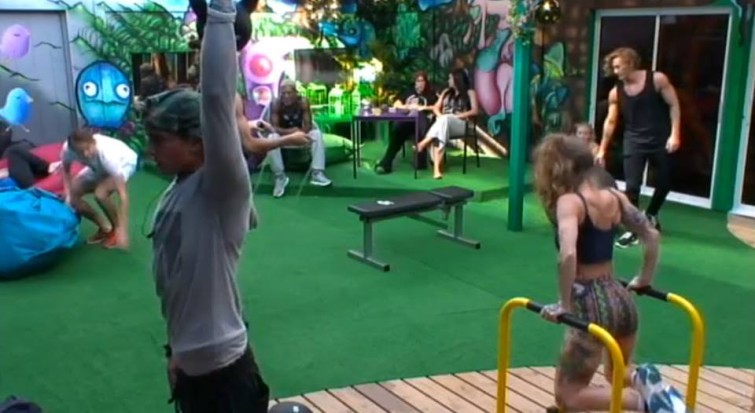 12140577_1645100665758723_566436960336785431_n