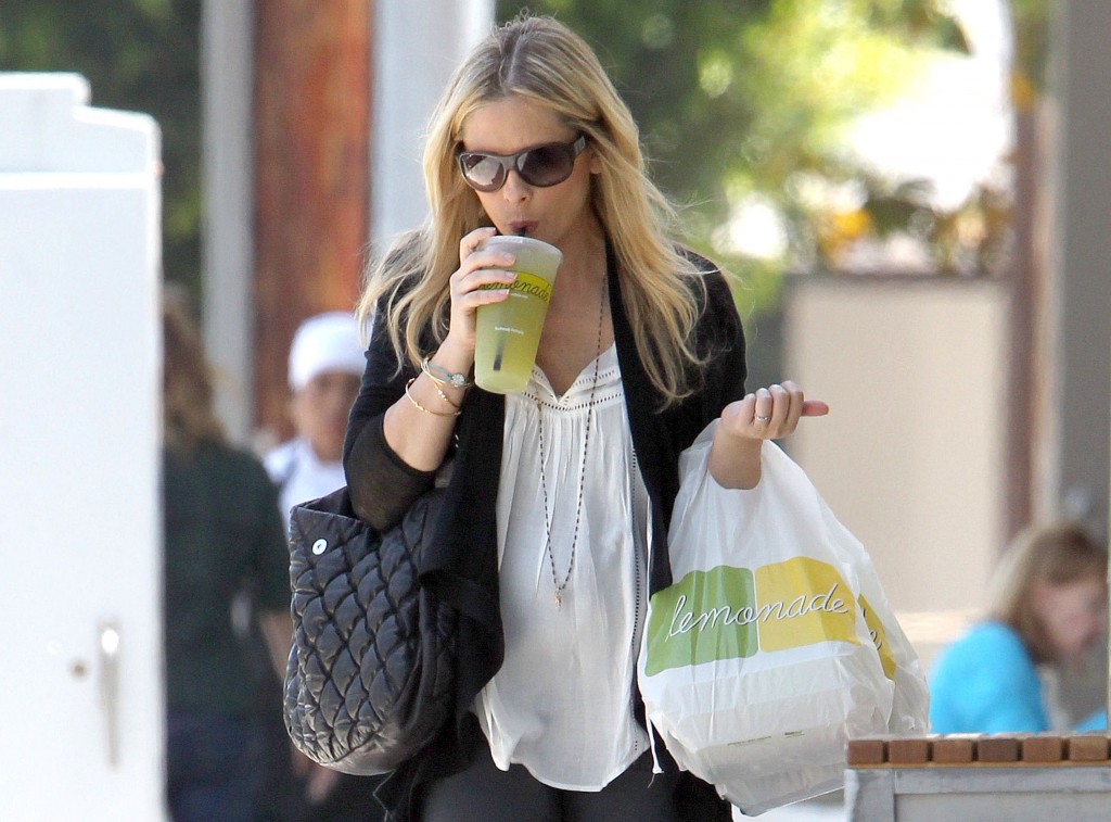 ste_exclusive____7638974