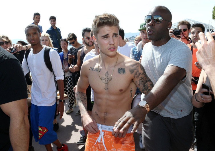 Justin Bieber Strolling Shirtless in Cannes