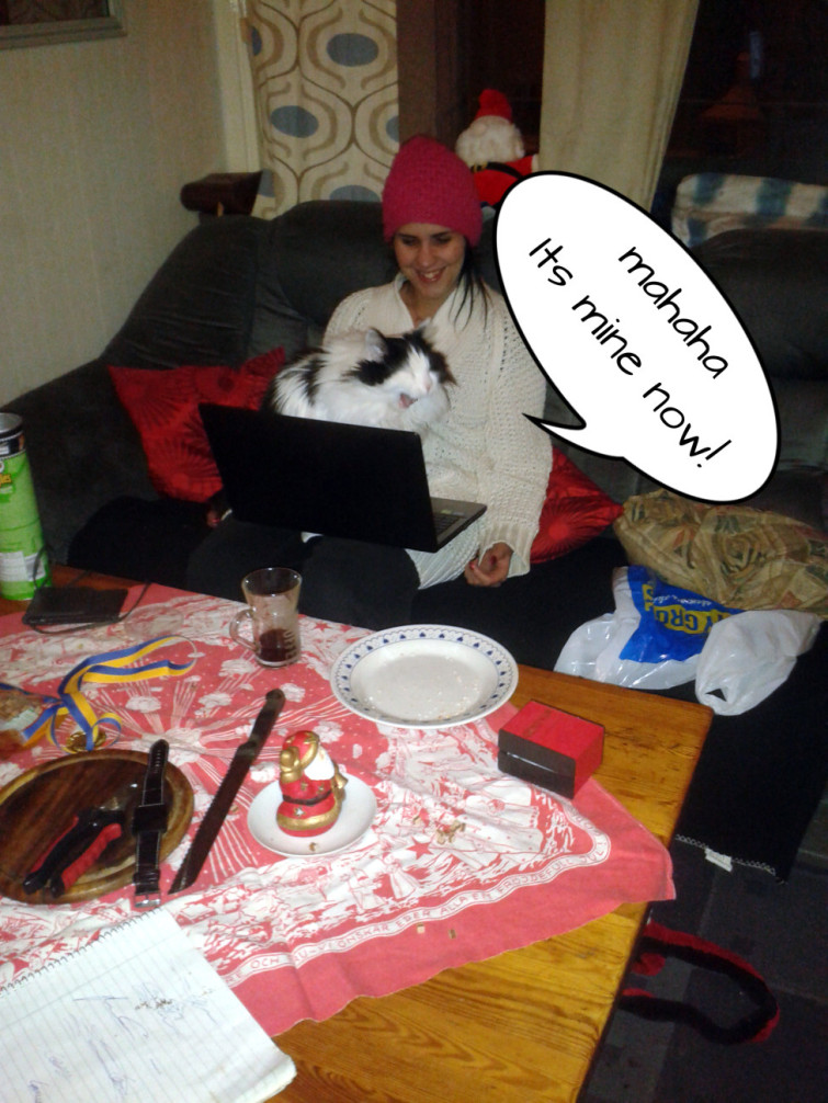 Kissemonster VS laptop