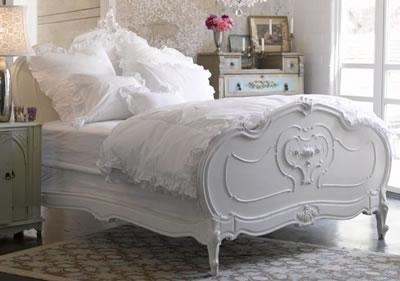 shabby_chic_white_bedroom
