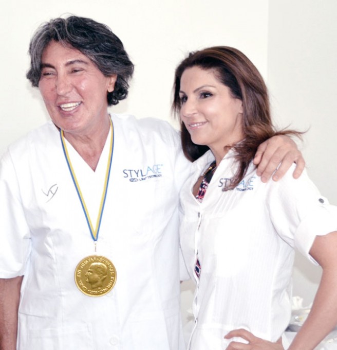 Dr. Jean-Pierre Amsellem med syster Sara under en workshop i Stockholm.