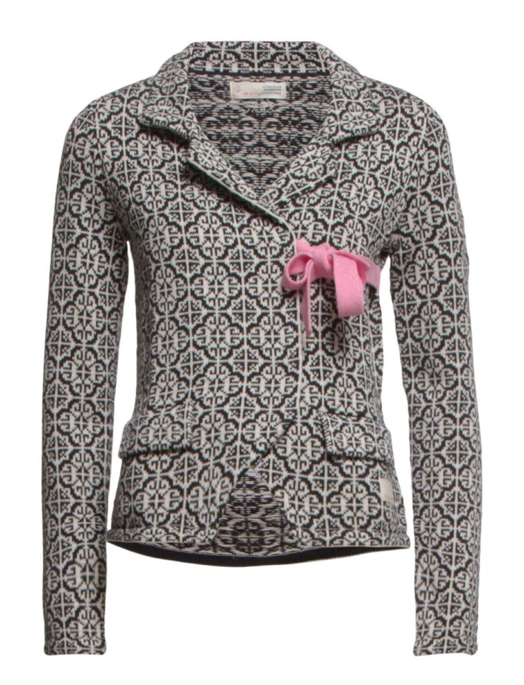 omom614233_almostblack