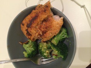 God nyttig middag blev det men kryddmarinerad kycklingfilé och broccoli! 