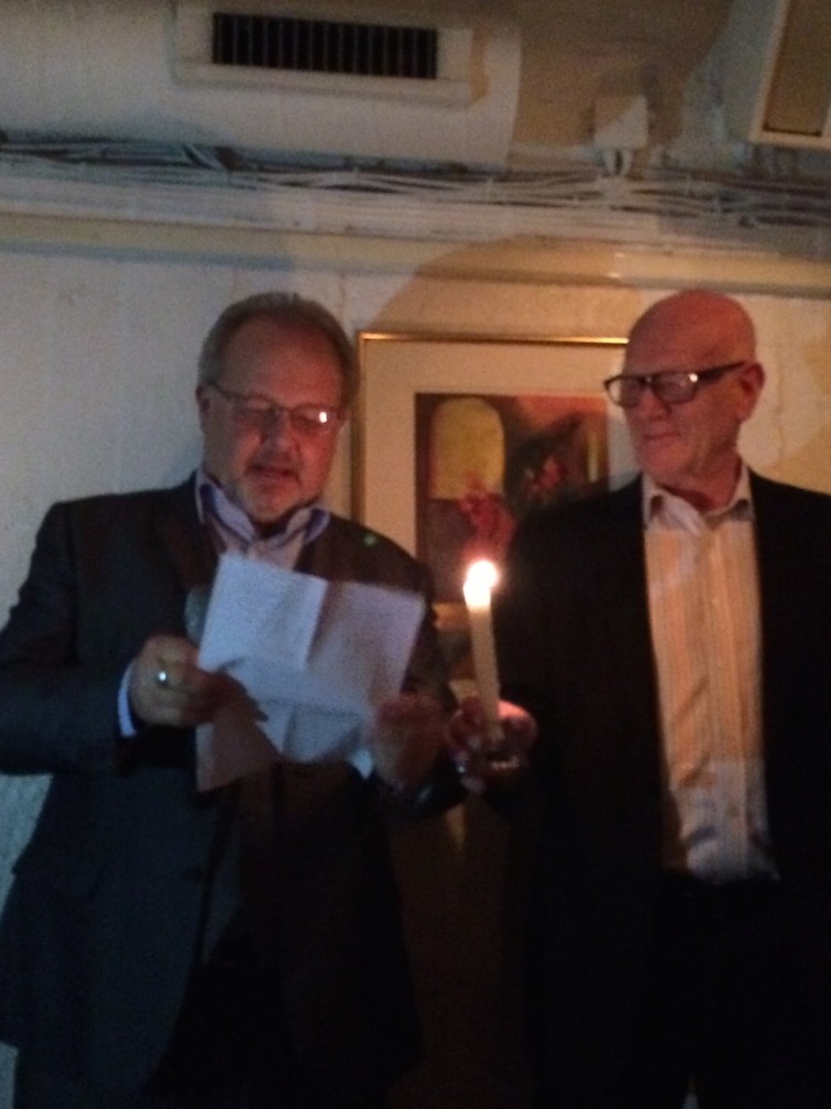 Gert och Peter höll tal ett kul och överlämnade våran present" Body Flight" Nytt kul äventyr som finns via "Live It" 2015. Gert sjöng som vanligt sin visa(trots att han vet att jag hatar den)