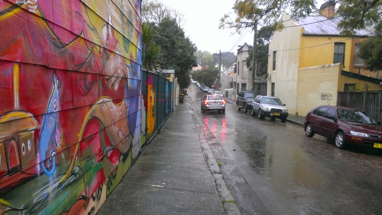 Påväg hem i regnet.